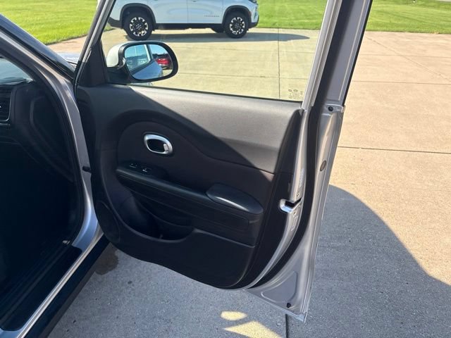 Used 2019 Kia Soul FWD image 20