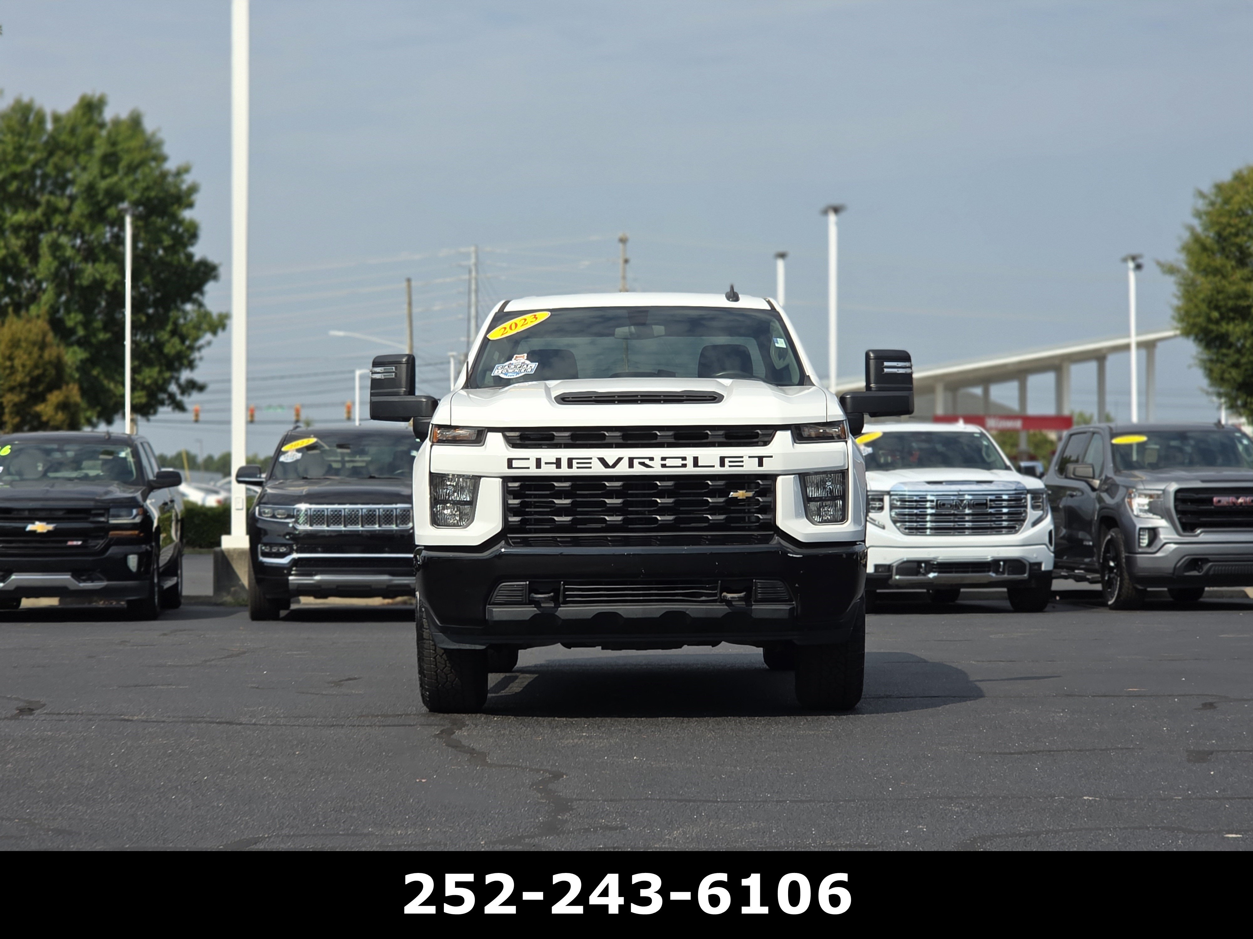 Used 2023 Chevrolet Silverado 2500 Custom w/ Custom Convenience Package AWD/4WD image 2
