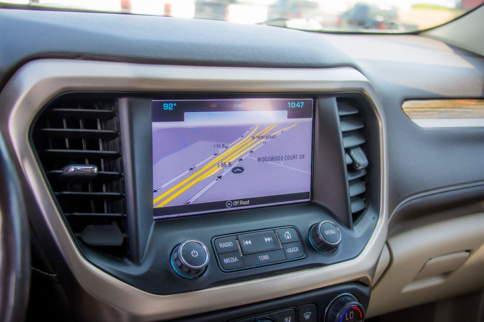 Used 2019 GMC Acadia Denali w/ Technology Package FWD image 18