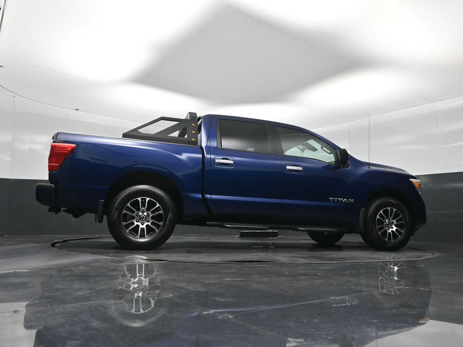 Used 2021 Nissan Titan SV w/ Accessory Utility Package AWD/4WD image 33