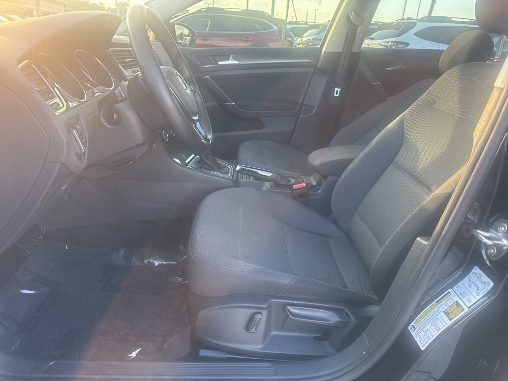 Used 2018 Volkswagen Golf S image 22