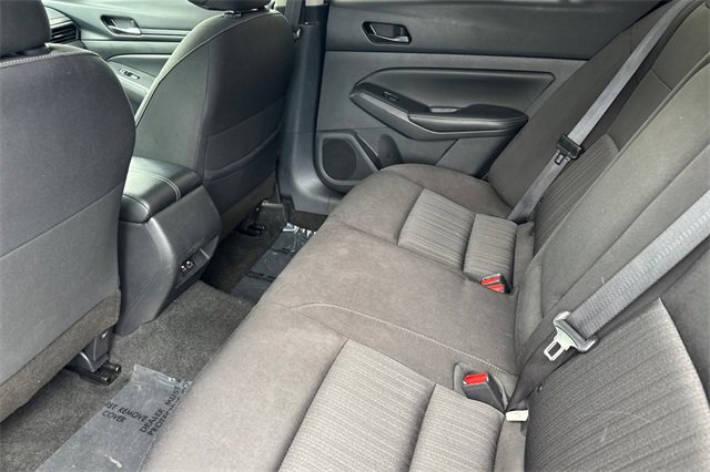 Used 2024 Nissan Altima 2.5 SV image 14