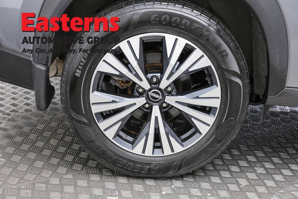 Used 2023 Nissan Rogue SV AWD/4WD image 30