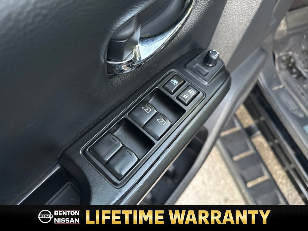 Used 2023 Nissan Titan PRO-4X w/ Pro-4x Convenience Package image 13