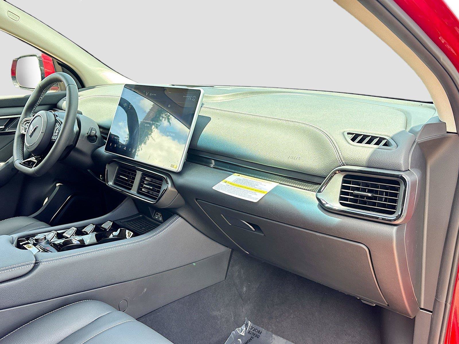 New 2025 VinFast VF 8 Eco AWD/4WD image 28