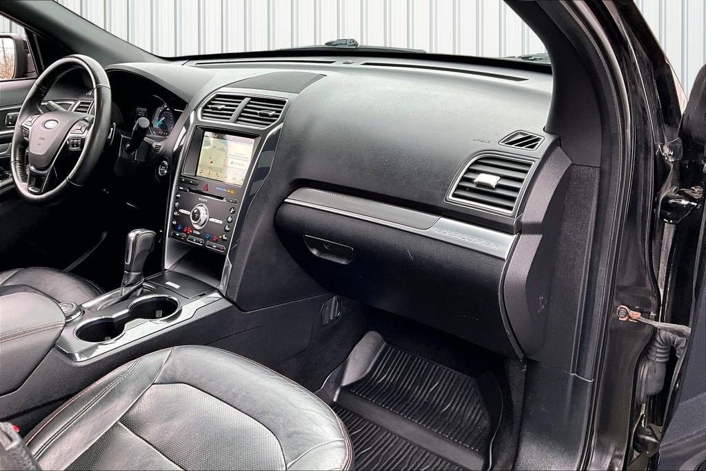 Used 2018 Ford Explorer Sport image 28