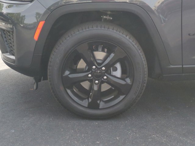 New 2026 Jeep Grand Cherokee Limited w/ Limited Altitude Package AWD/4WD image 10