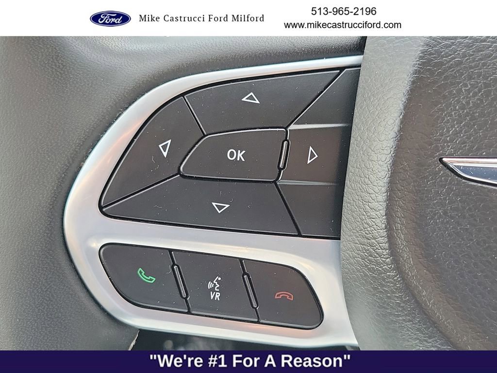 Used 2023 Chrysler Pacifica Touring-L FWD image 13