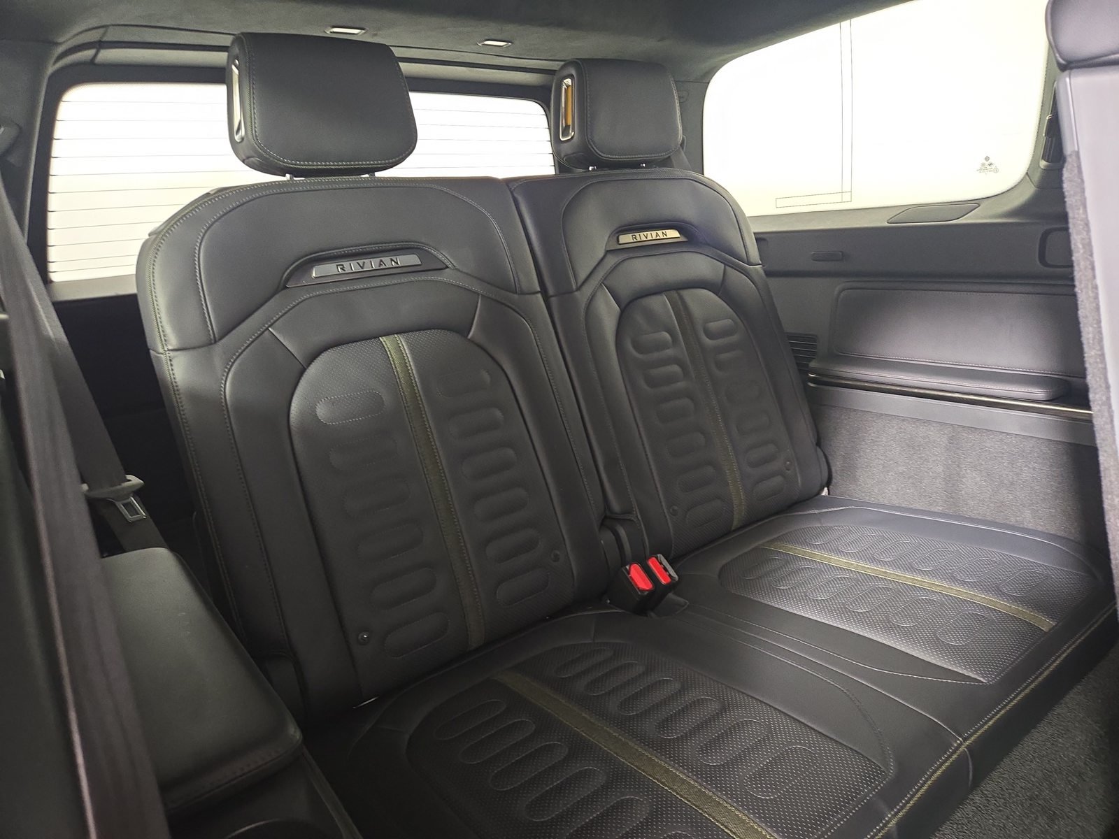 Used 2022 Rivian R1S Launch Edition Quad AWD/4WD image 25