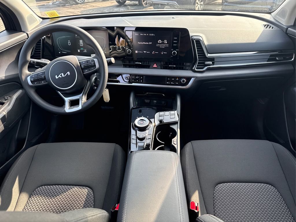 Certified 2025 Kia Sportage LX image 20