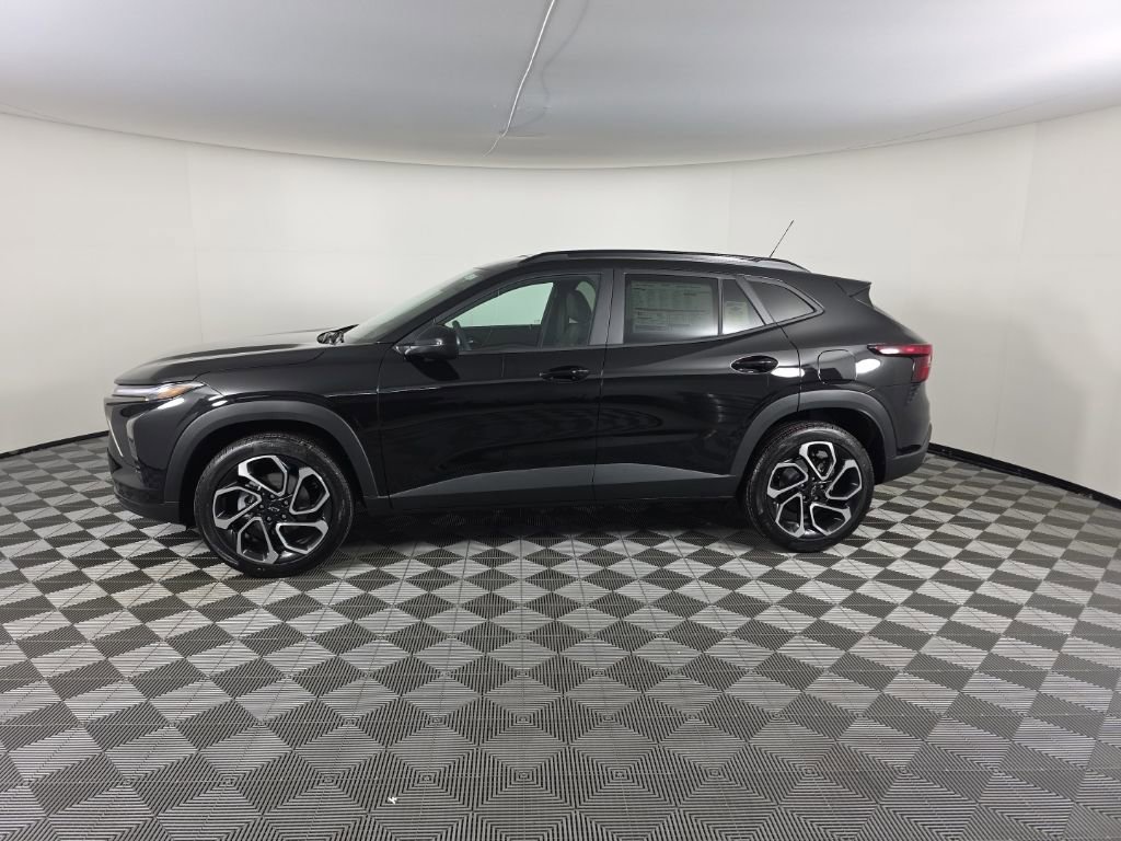 New 2026 Chevrolet Trax RS image 2