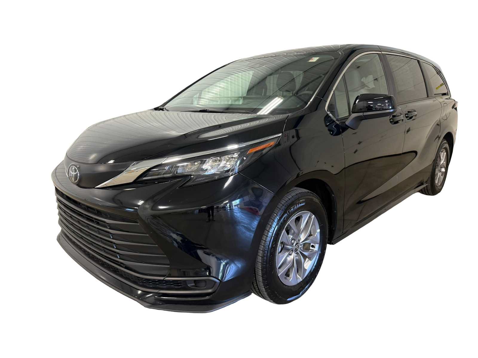 Certified 2026 Toyota Sienna LE AWD/4WD image 1