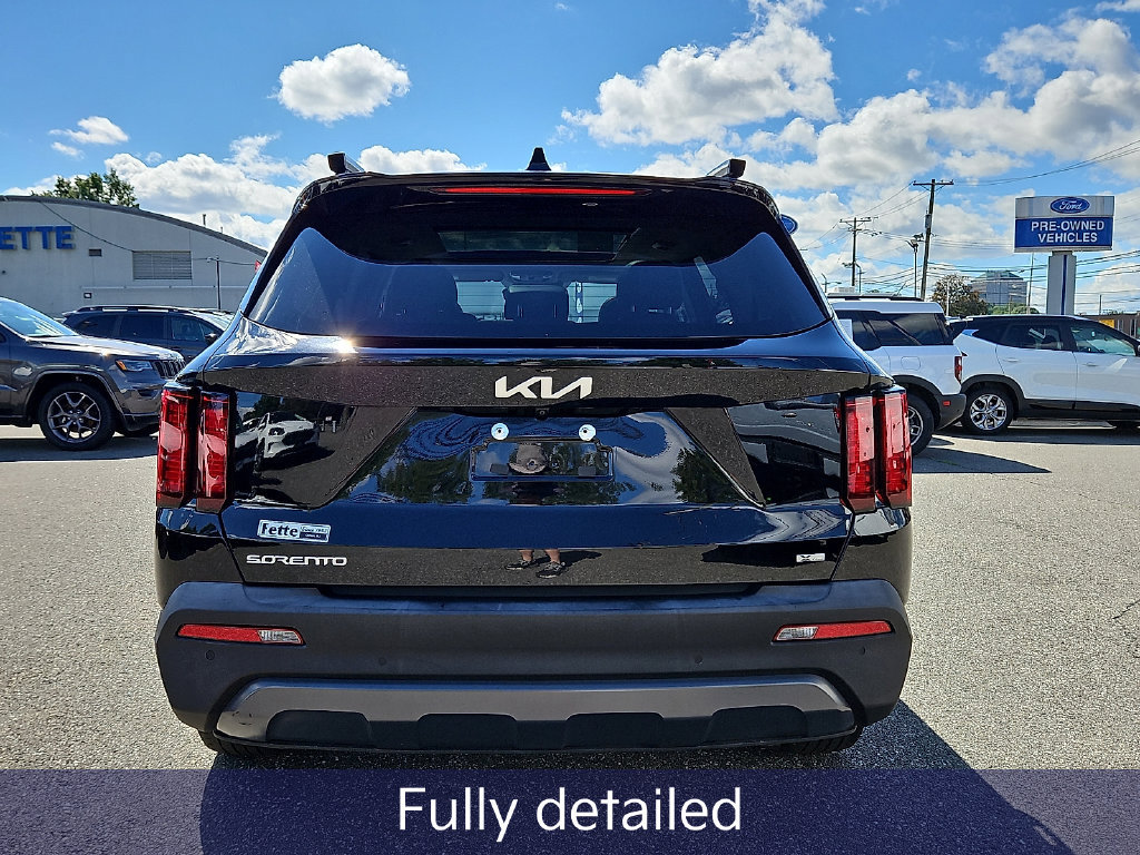 Certified 2023 Kia Sorento S w/ Panoramic Sunroof Package AWD/4WD image 6