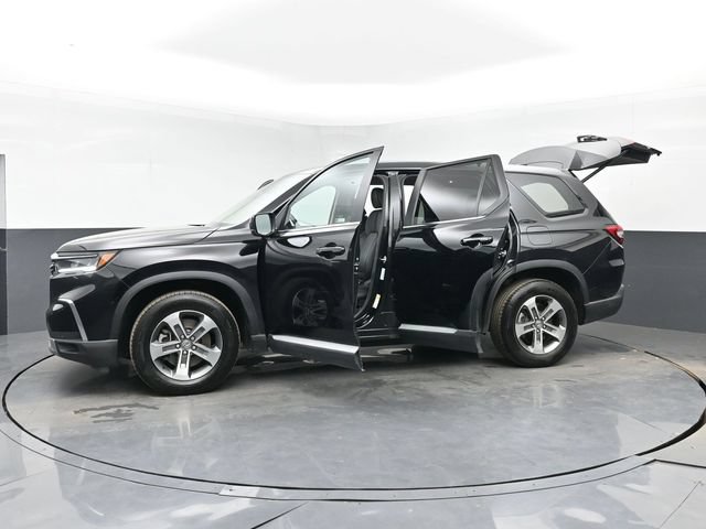 Used 2025 Honda Pilot EX-L image 48