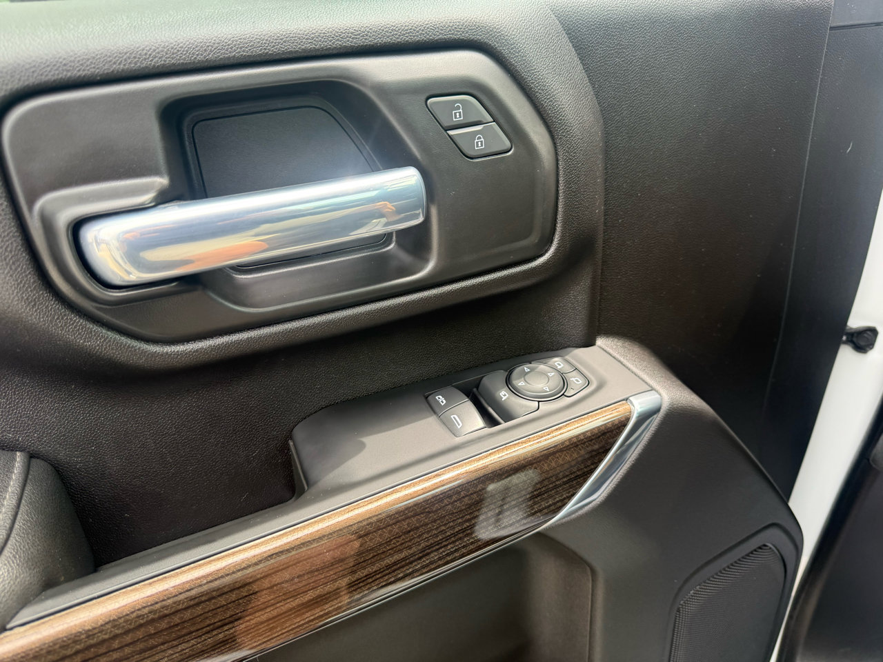 Used 2022 Chevrolet Silverado 3500 LT w/ Convenience Package image 19
