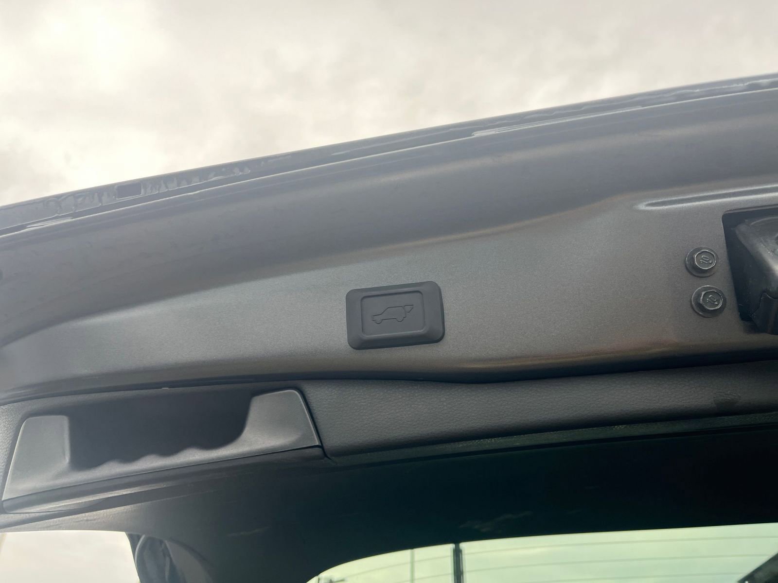 Used 2025 Toyota RAV4 XLE w/ Convenience Package image 23