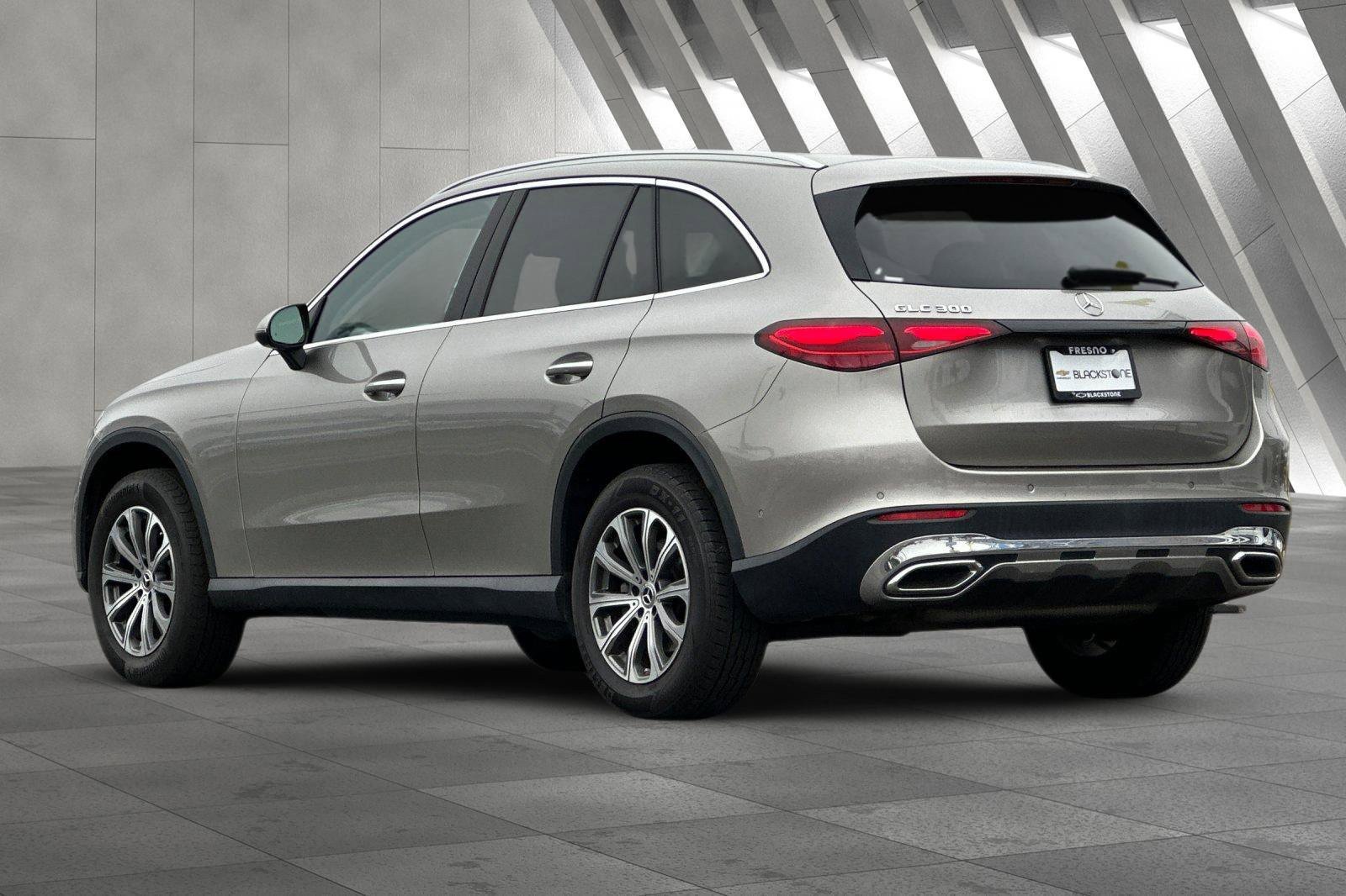Used 2024 Mercedes-Benz GLC 300 w/ Winter Package image 7