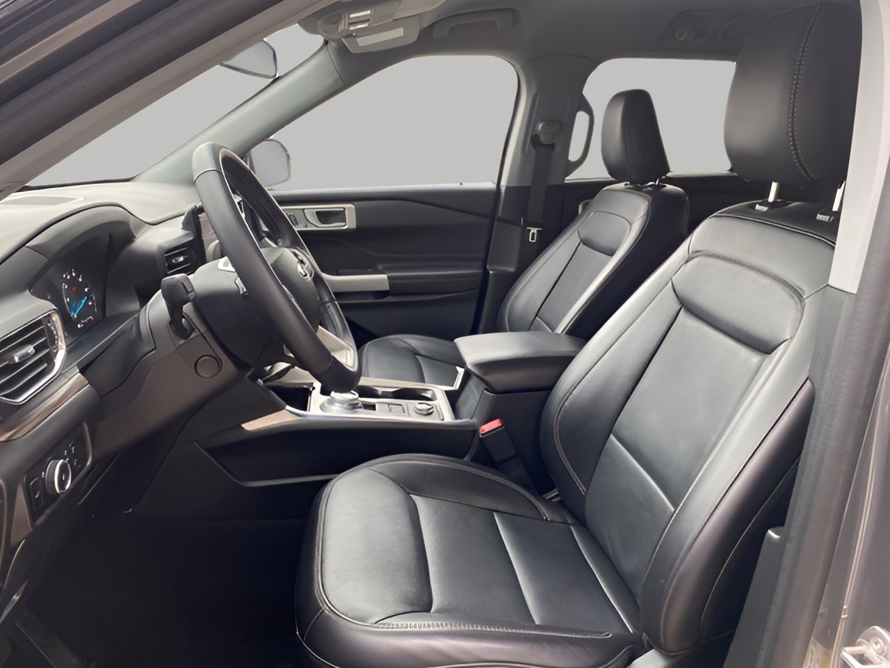 Used 2023 Ford Explorer Limited w/ Equipment Group 301A image 34