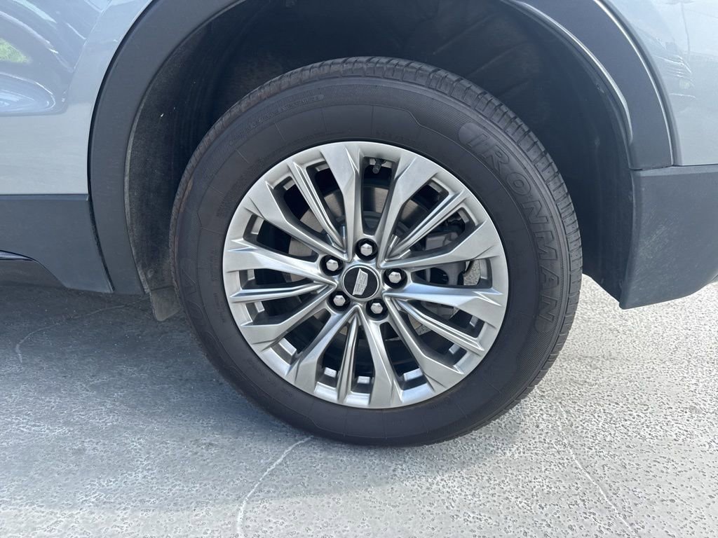 Used 2024 Cadillac XT4 Premium Luxury FWD image 7