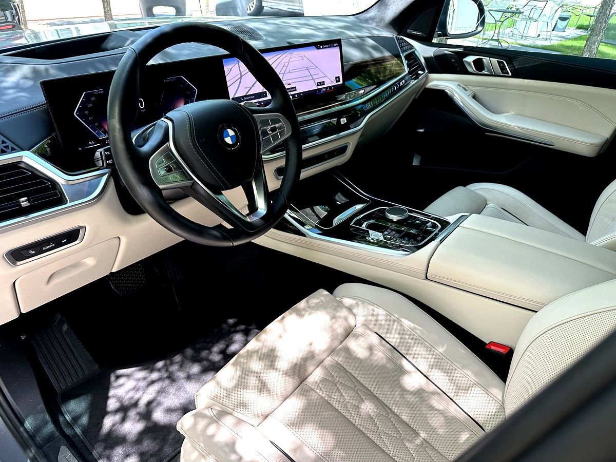 Certified 2025 BMW X7 xDrive40i w/ Premium Package AWD/4WD image 12
