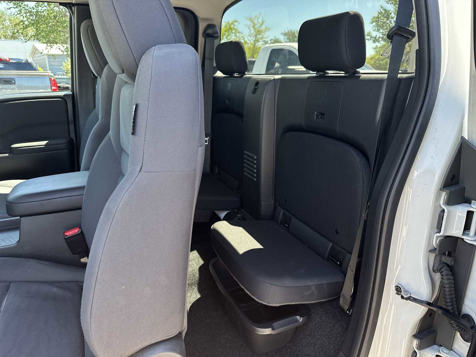 Used 2024 Nissan Frontier S RWD image 17