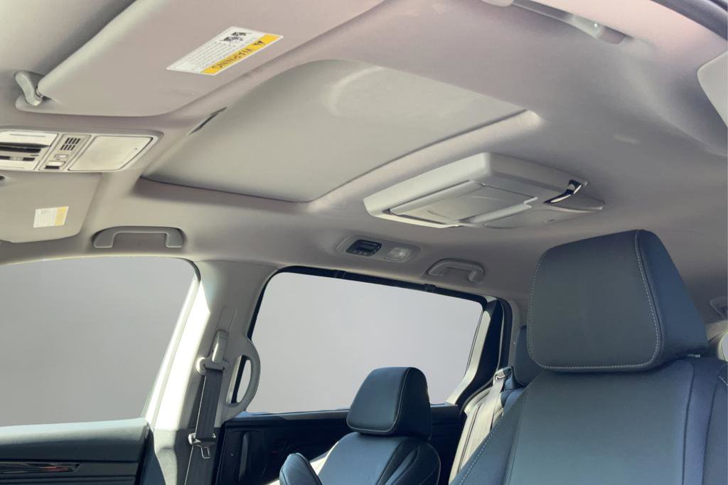 Used 2024 Honda Odyssey Touring image 17
