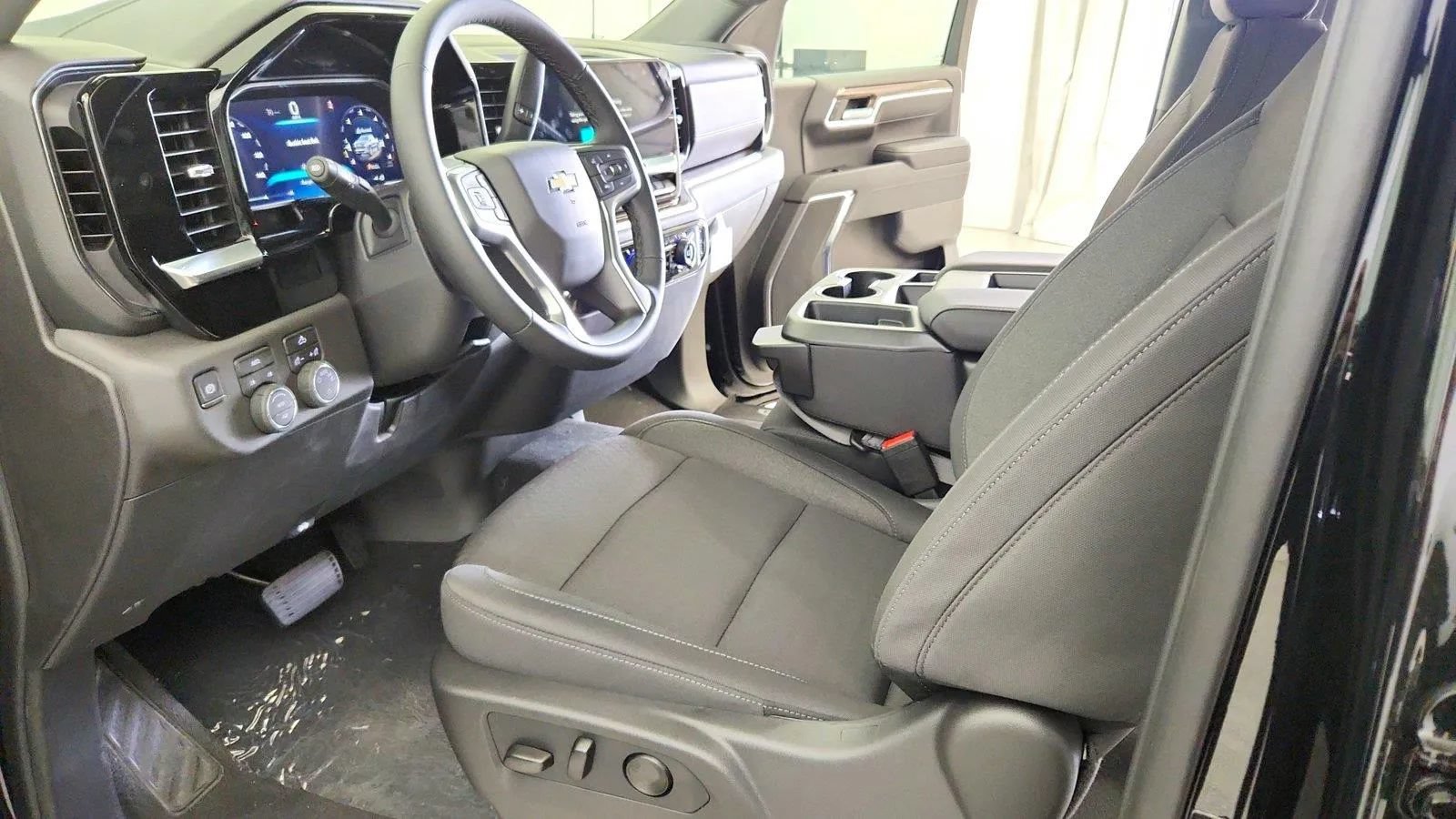 New 2026 Chevrolet Silverado 1500 LT AWD/4WD image 14