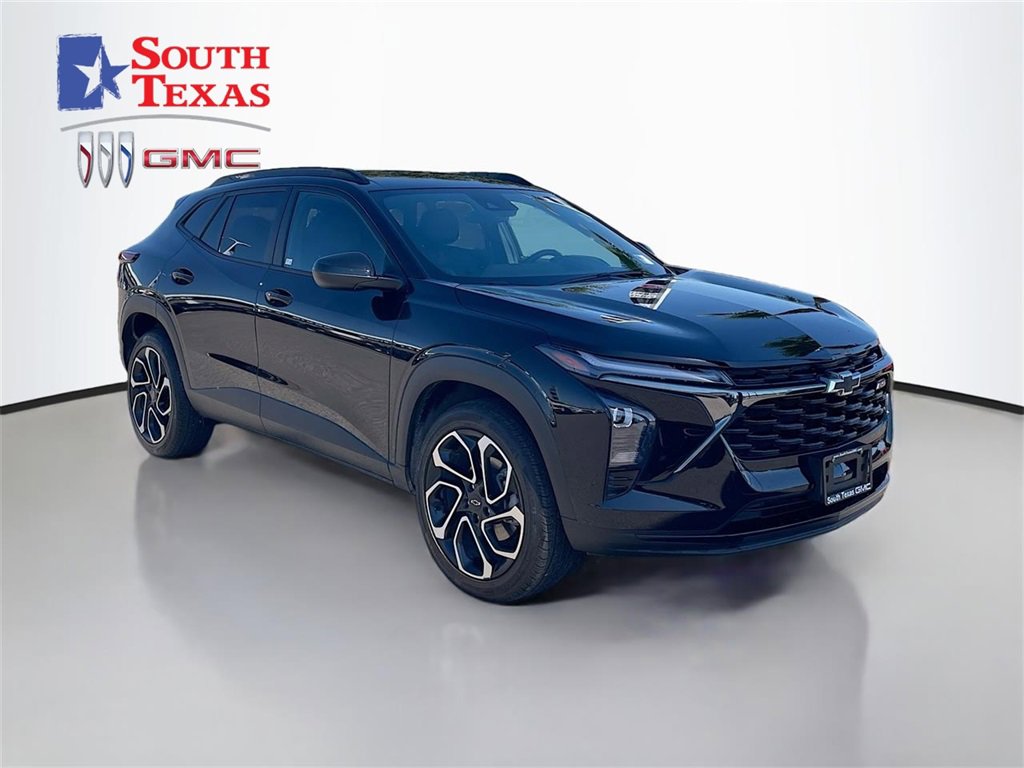 Used 2025 Chevrolet Trax RS w/ Driver Confidence Package image 1