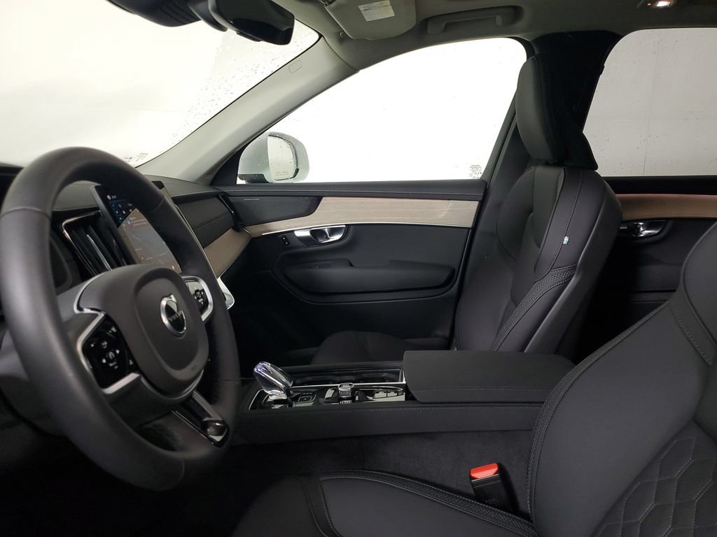 Used 2025 Volvo XC90 B6 Plus w/ Protection Package Premier AWD/4WD image 22
