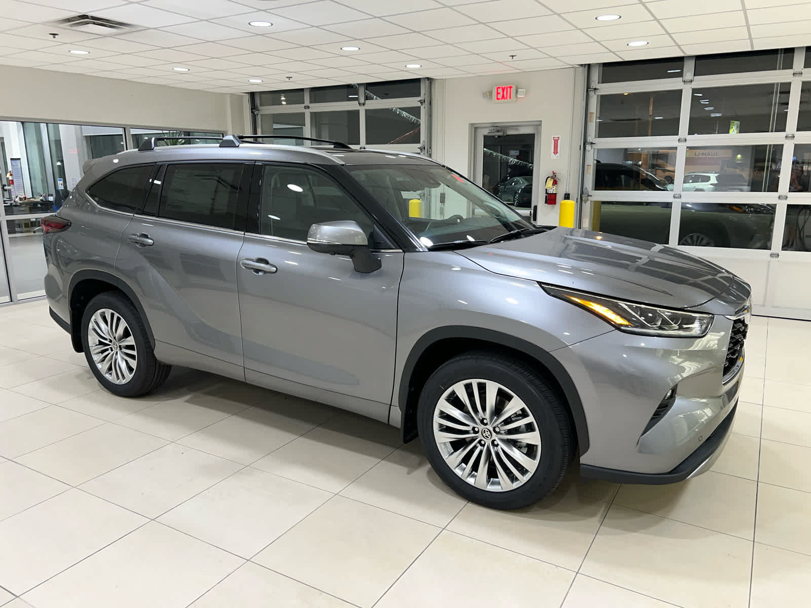 New 2026 Toyota Highlander Platinum