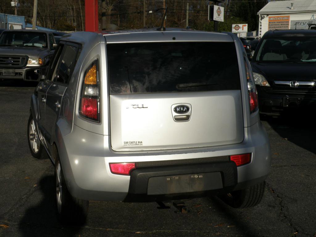 Used 2011 Kia Soul + w/ Audio Pkg image 3