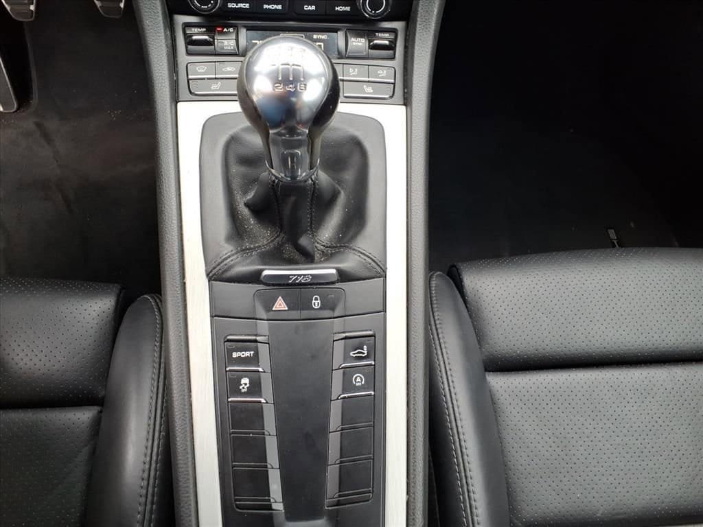 Used 2018 Porsche 718 Cayman RWD image 20