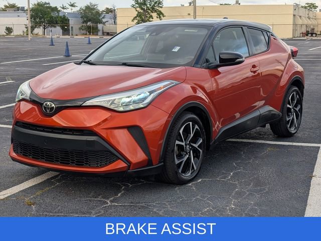 Used 2020 Toyota C-HR XLE FWD image 3