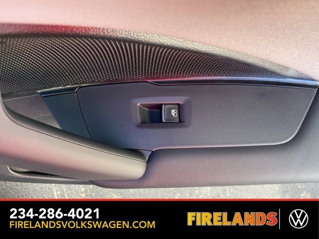 New 2025 Volkswagen Tiguan SE image 46