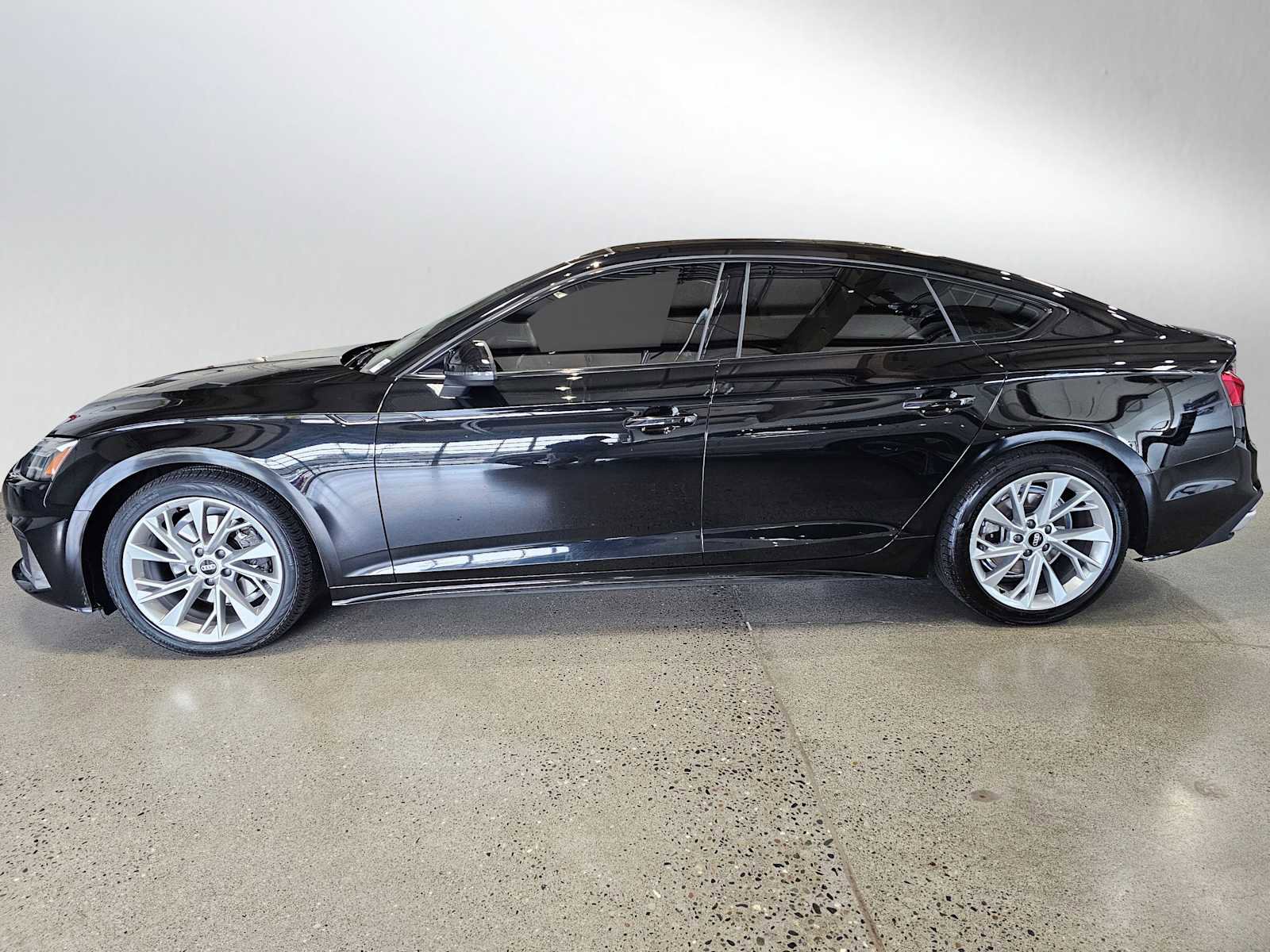 Used 2022 Audi A5 2.0T Premium image 4