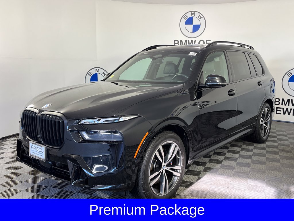 Used 2024 BMW X7 xDrive40i w/ M Sport Package AWD/4WD image 3