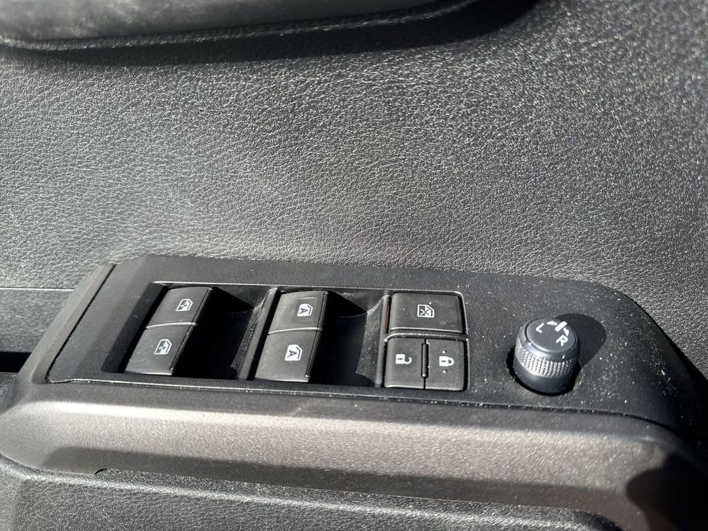 Used 2022 Toyota Tacoma TRD Off-Road image 27