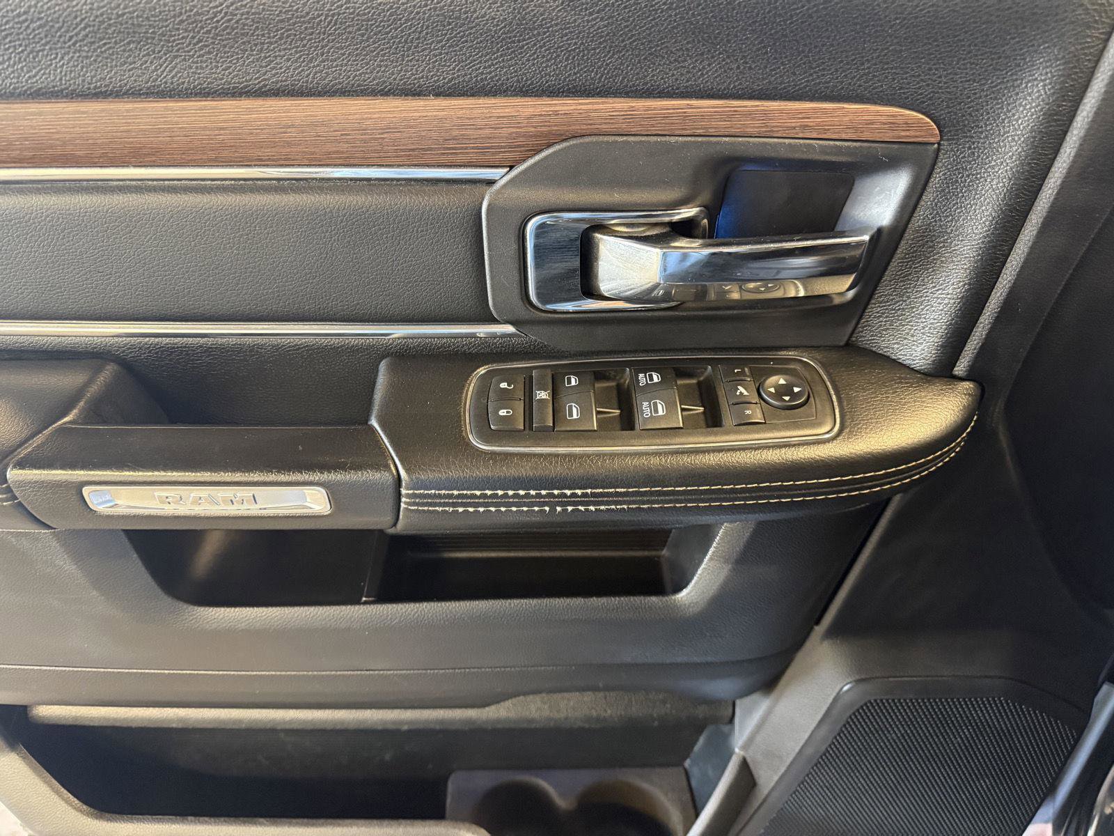 Used 2017 RAM 3500 Laramie w/ Convenience Group image 24