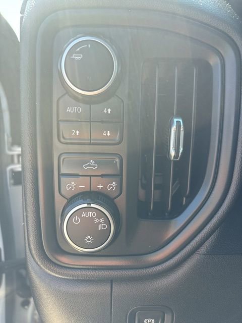 Used 2019 Chevrolet Silverado 1500 Custom Trail Boss w/ Custom Convenience Package image 24