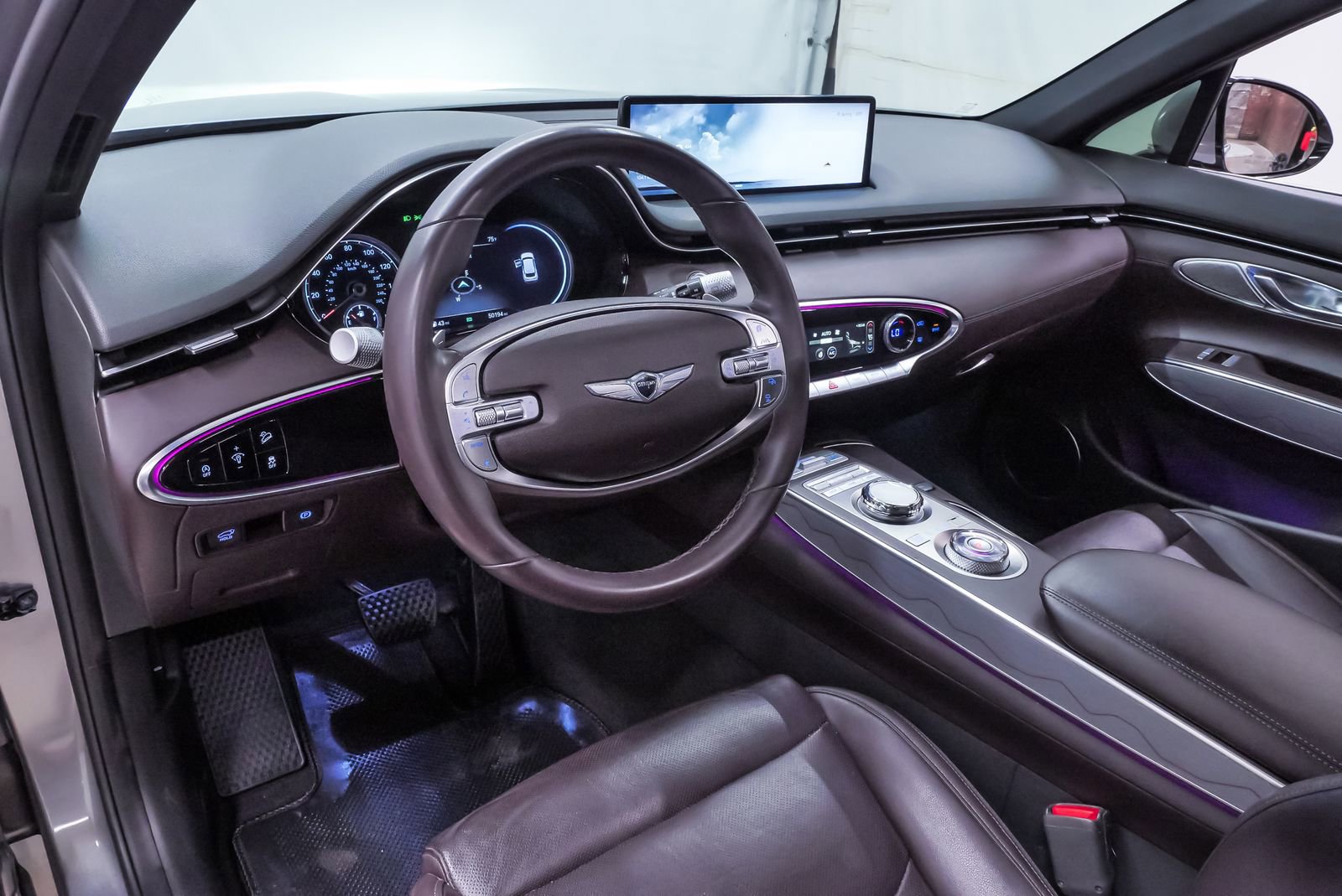 Certified 2023 Genesis GV70 2.5T Advanced w/ Advanced Package image 2