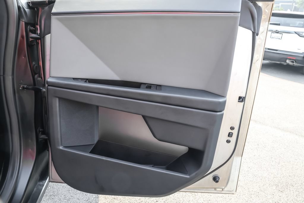 Used 2024 Tesla Cybertruck AWD Crew Cab image 27
