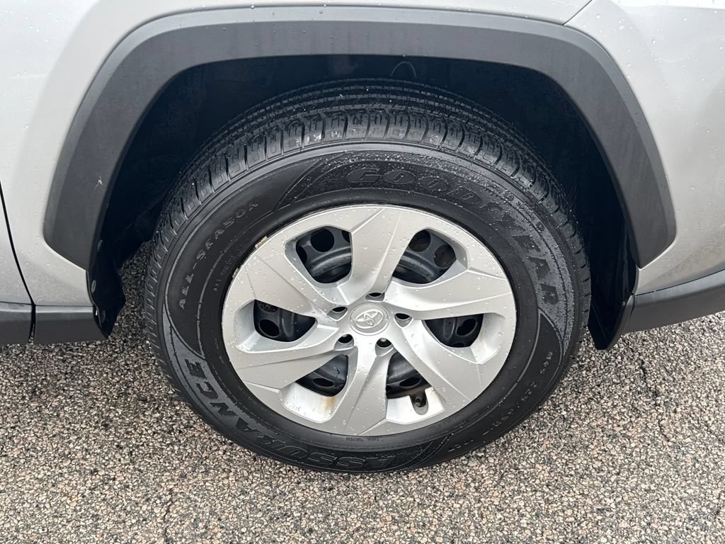 Used 2019 Toyota RAV4 LE w/ All Weather Liner Package AWD/4WD image 40