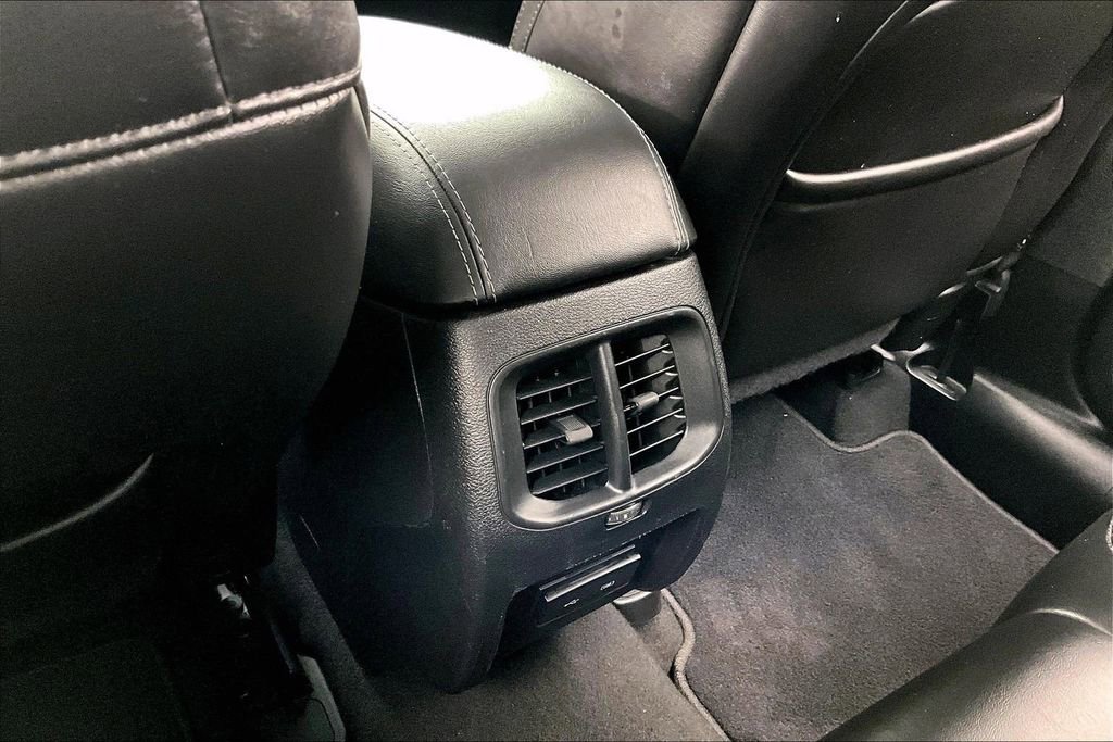 Used 2019 Jeep Cherokee Latitude Plus image 33