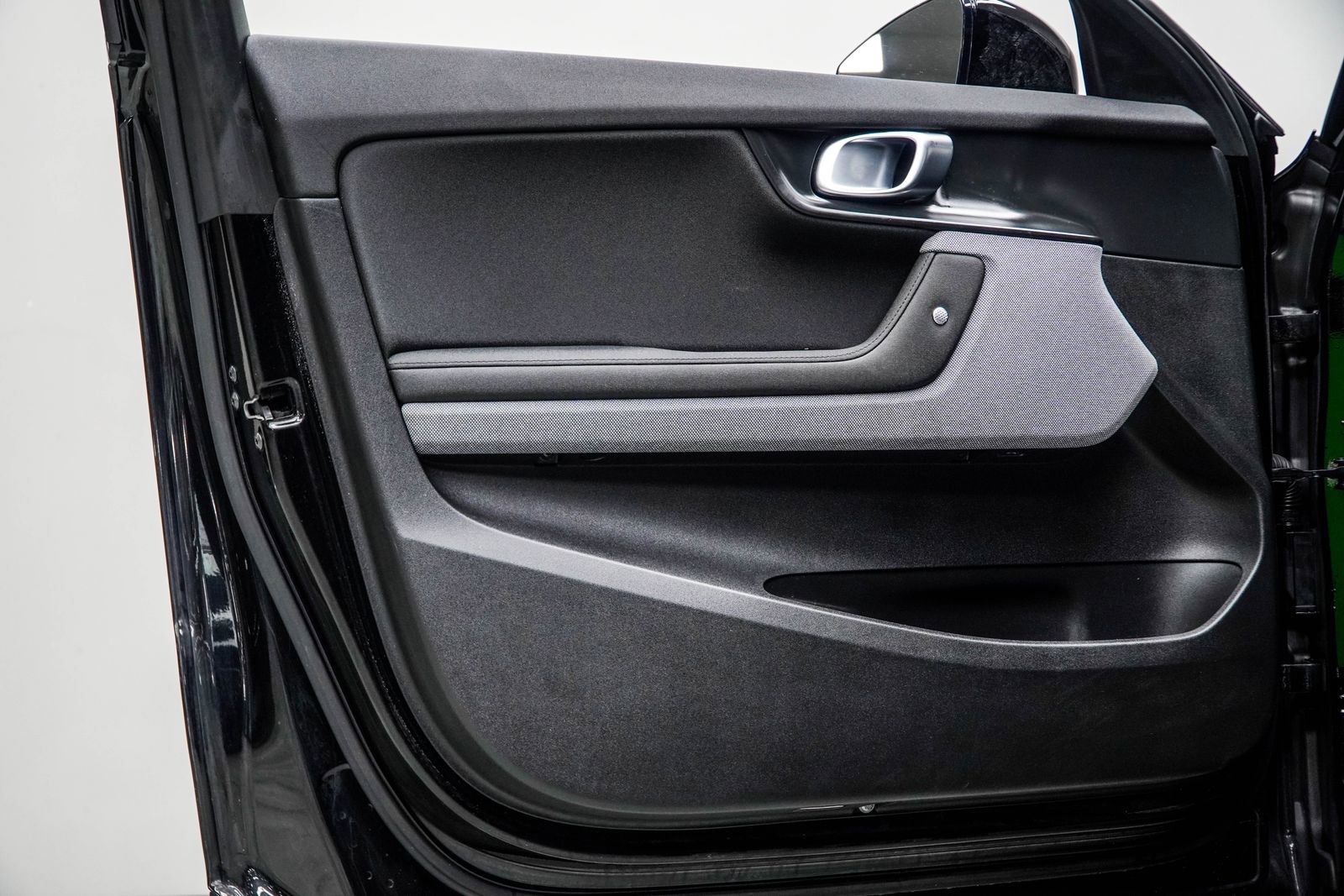 Used 2022 Polestar Polestar 2 w/ Plus Package image 31