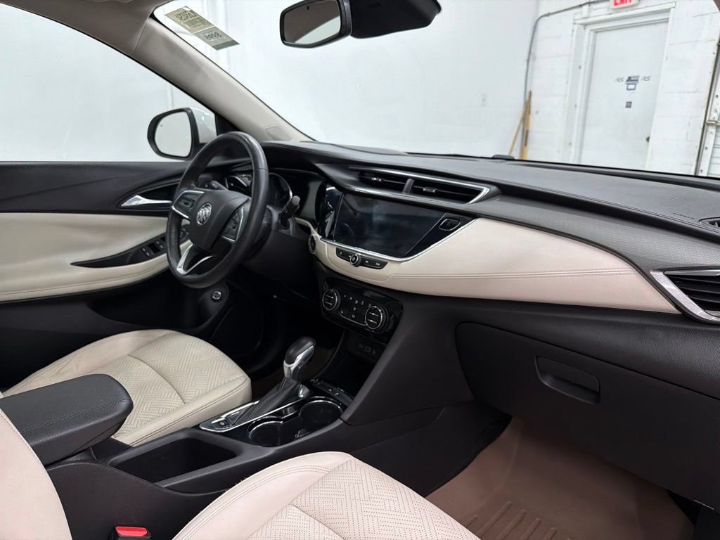 Used 2020 Buick Encore GX Essence w/ Experience Buick Package FWD image 34