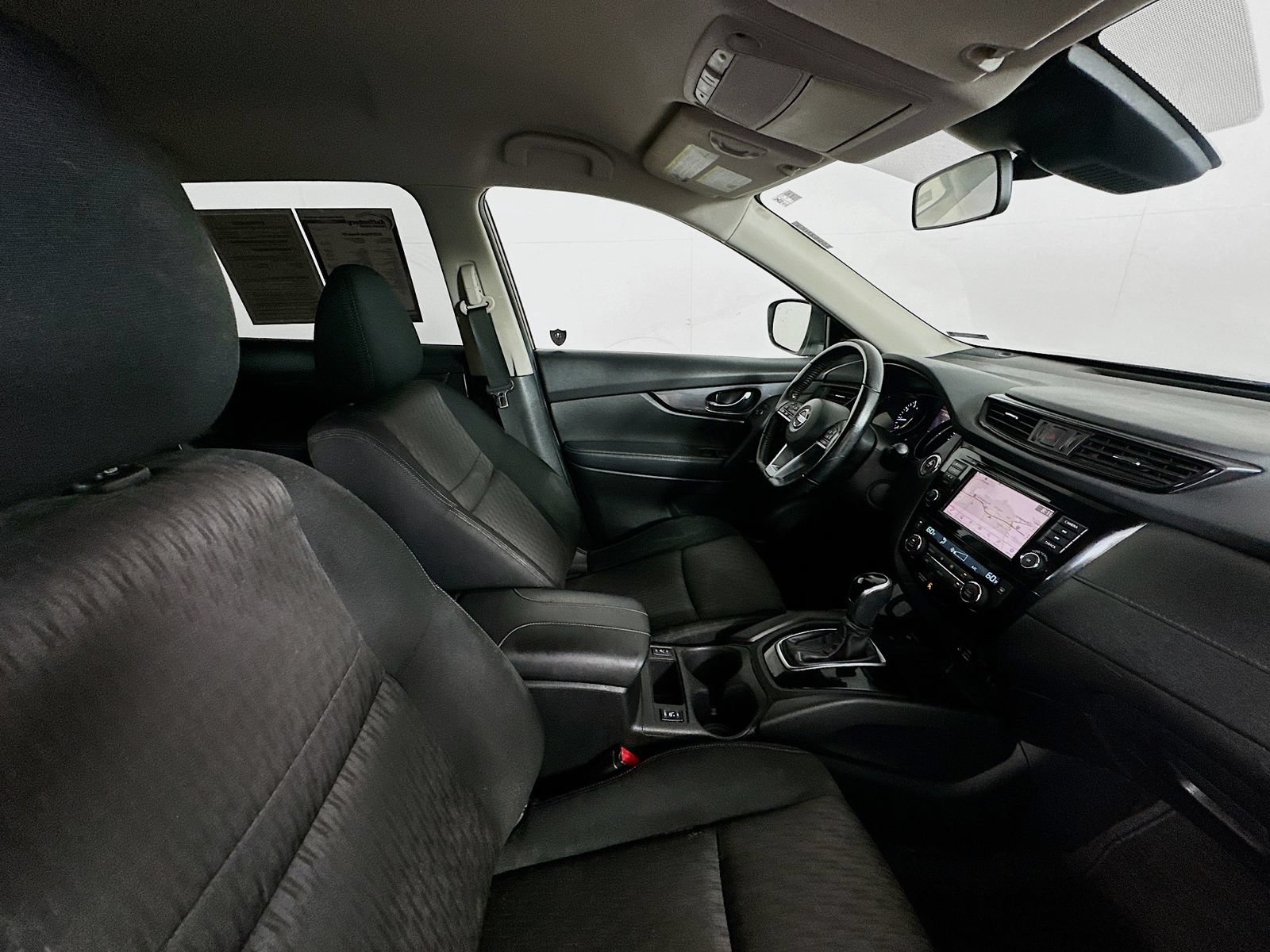 Used 2020 Nissan Rogue SV w/ Premium Package FWD image 28