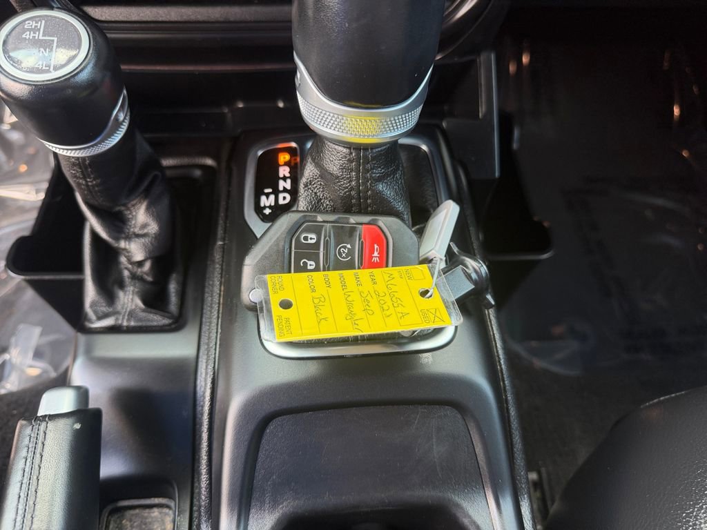 Used 2021 Jeep Wrangler Unlimited Sahara image 25