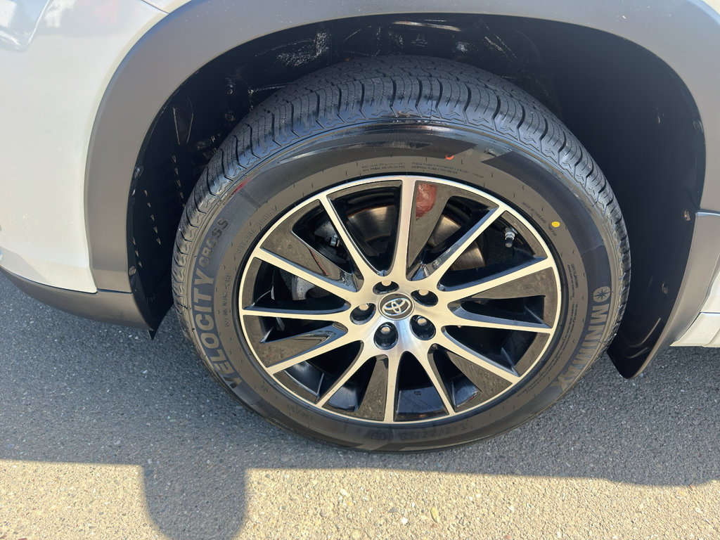 Used 2017 Toyota Highlander SE AWD/4WD image 22