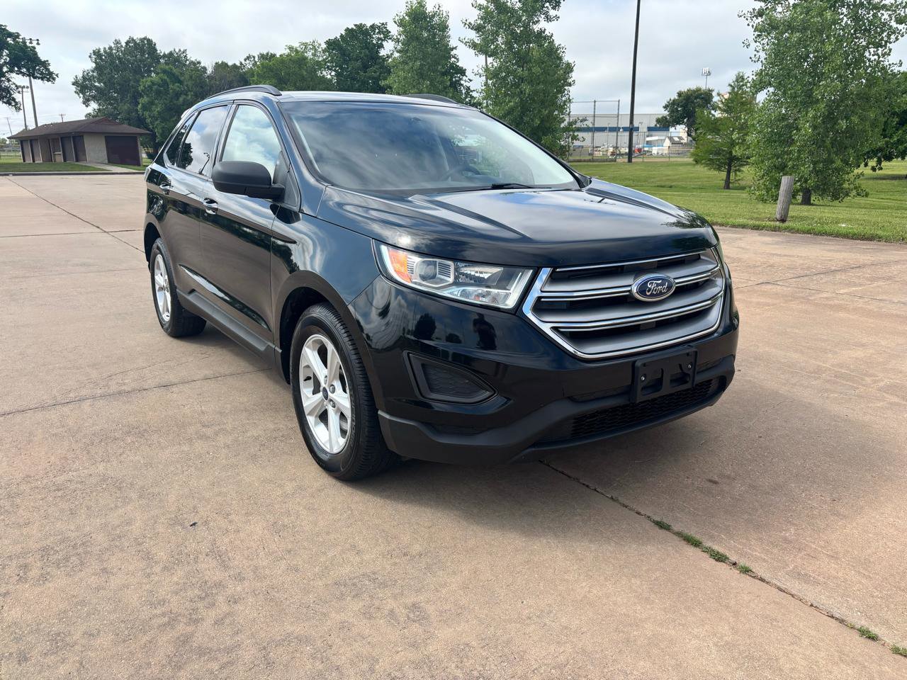 Used 2017 Ford Edge SE AWD/4WD image 33