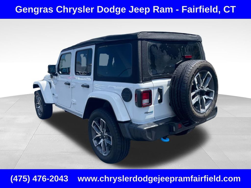 Used 2024 Jeep Wrangler Unlimited w/ Convenience Group AWD/4WD image 5